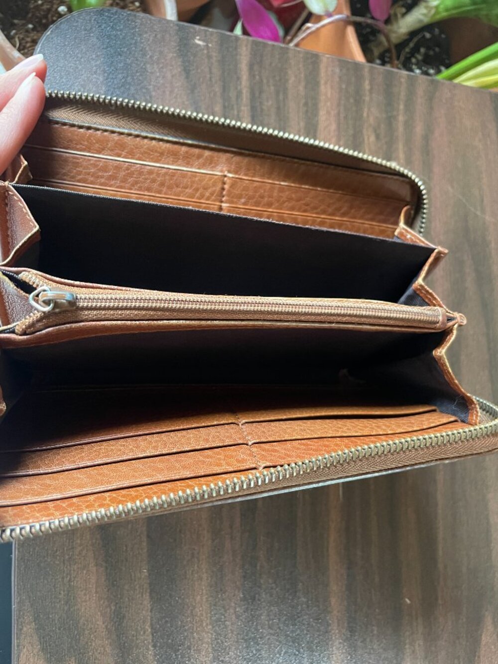 Tan Leather Gucci Wallet Fair Condition With COA - Picture 11 of 15